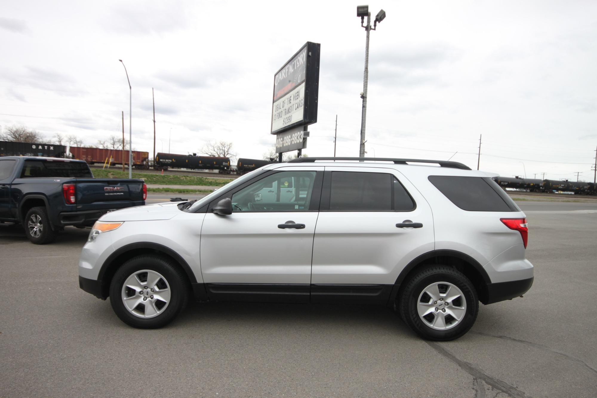 photo of 2012 Ford Explorer 4WD - Third Row!